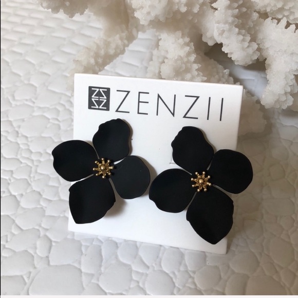Zenzii Jewelry - Zenzii Black Flower w/Gold Center Earrings NWT